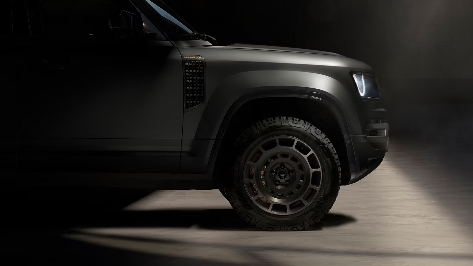 2025 Land Rover Defender 110 SUV OCTA Edition One 